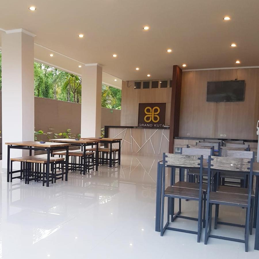 Grand Kuta Hotel 外观 照片