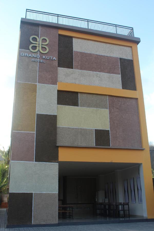 Grand Kuta Hotel 外观 照片